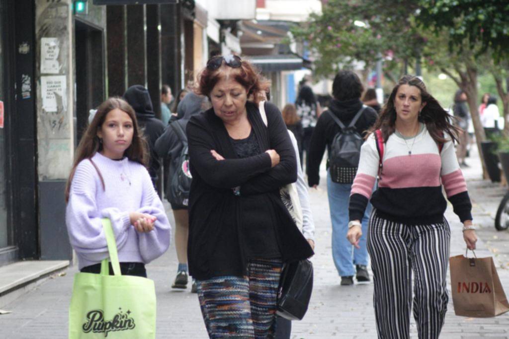 Del horno a la heladera, pero vuelve el calor a La Plata: ¿cómo estará el clima este finde largo?