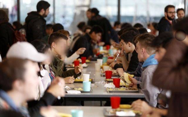 Asistirán a estudiantes becados en condición de vulnerabilidad en comedores de la UNLP