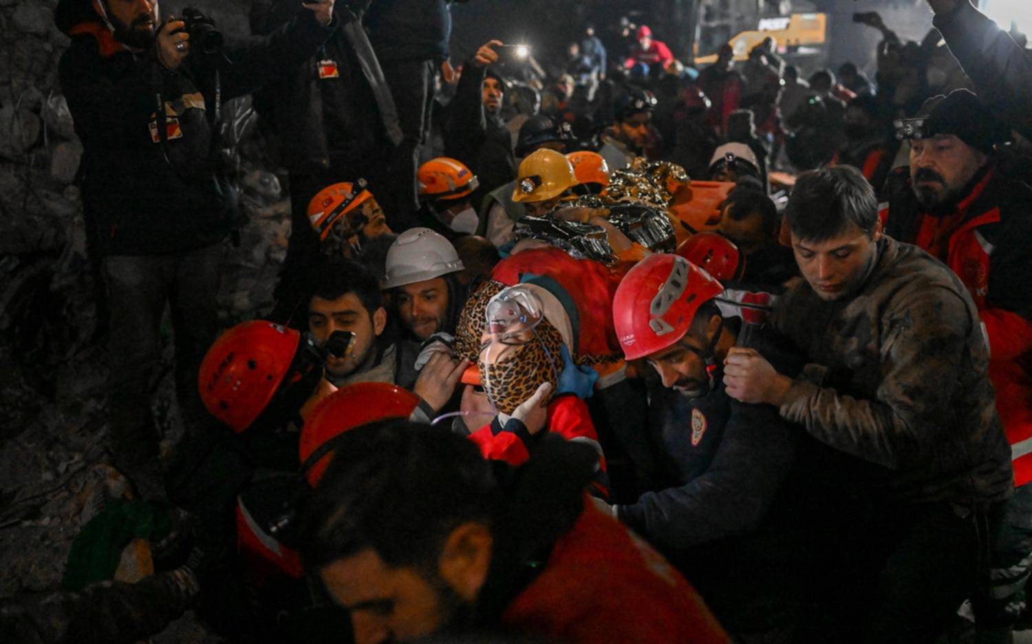 Hallan otras tres personas con vida bajos los escombros, 13 días después del sismo en Siria y Turquía