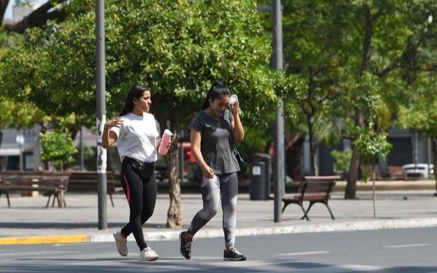 De a poco, sube la temperatura en La Plata: ¿Cuál es el pronóstico para carnavales?