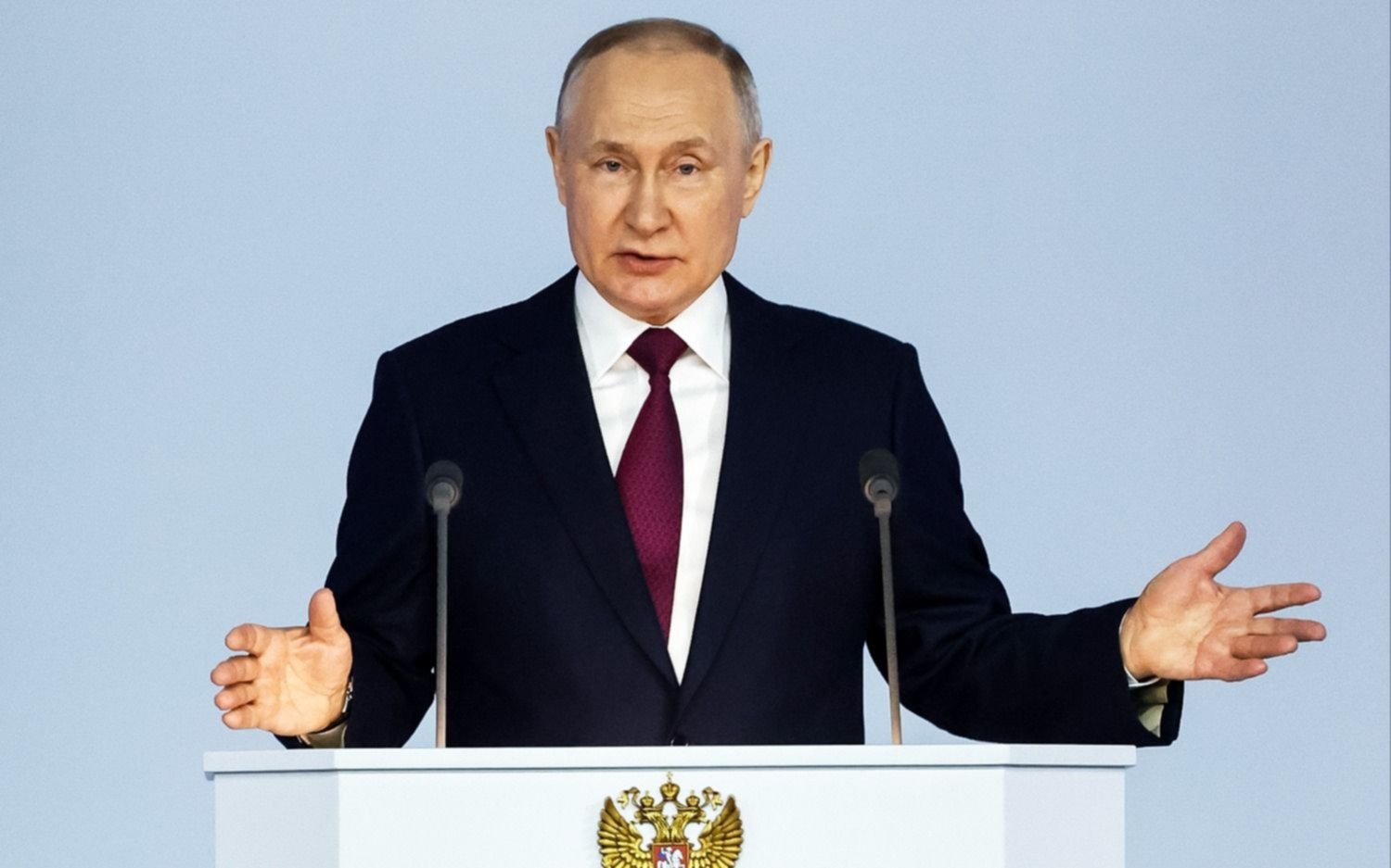 Putin anunció la suspensión del programa de desarme nuclear y amenaza con ensayos