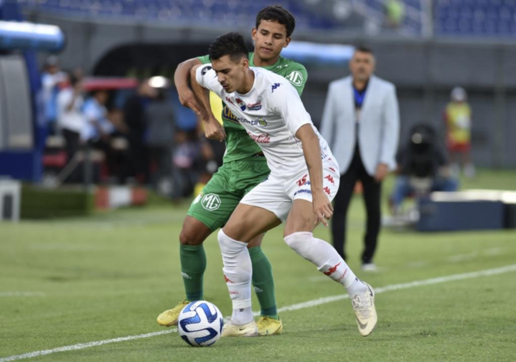 Nacional de Paraguay sacó ventaja frente al Cristal
