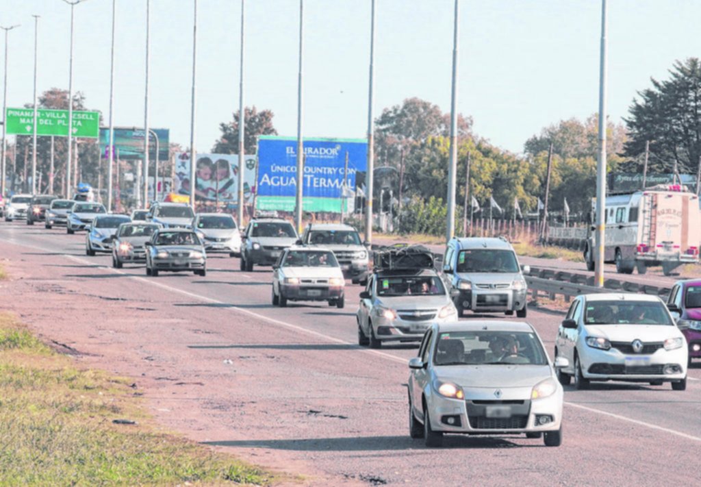 Regreso “cargado”: rutas llenas de autos tras el finde XL