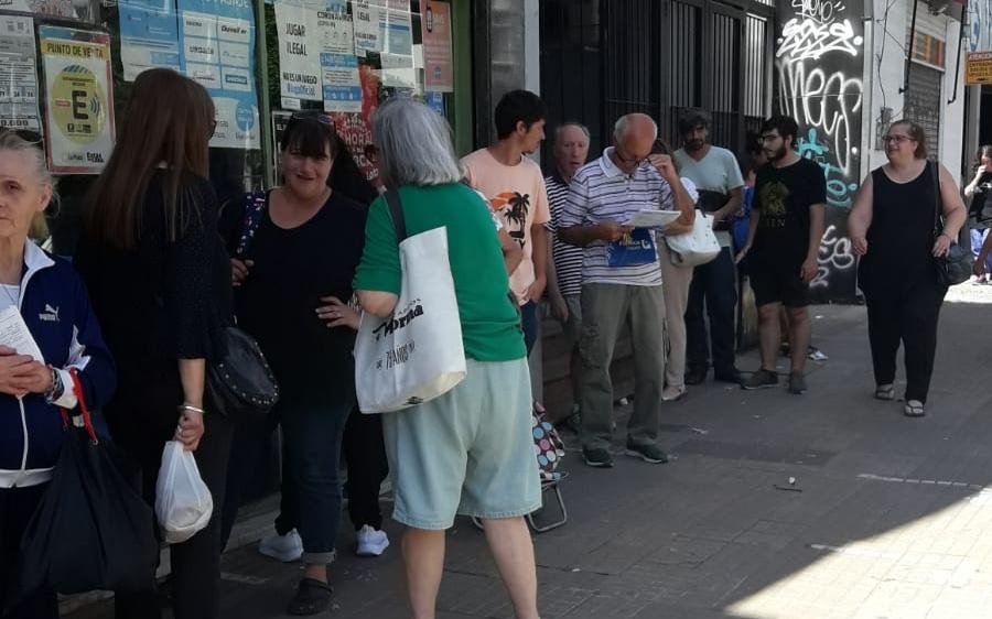 Una jornada con bancos cerrados por un paro