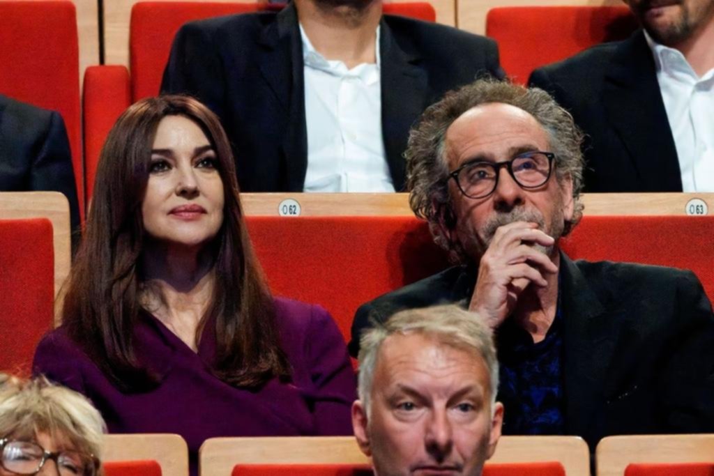 Sorpresa: Tim Burton y Monica Bellucci, a los besos