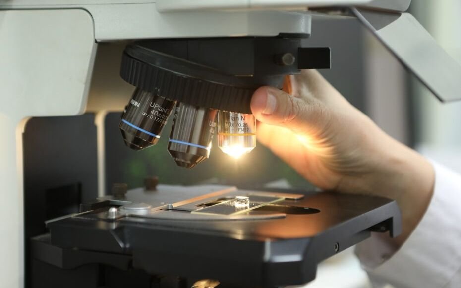 Destinan más de 320 millones de pesos a la UNLP para equipamiento de ciencia y tecnología