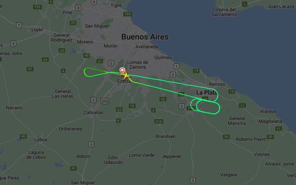 Otra vez un avión de Fly Bondi sobrevoló en La Plata por "fallas técnicas"