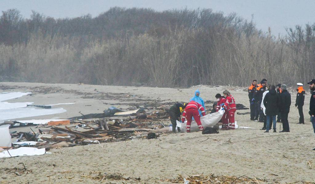 Mueren en Italia unos 60 migrantes en un naufragio