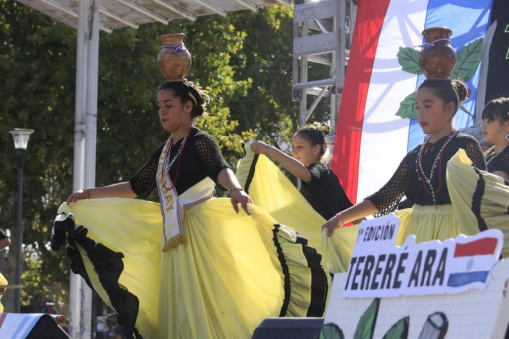 Fiesta del tereré en la plaza Islas Malvinas