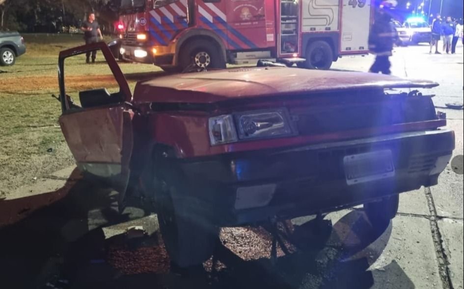 Murió una jubilada en el choque donde un auto se partió en dos en Punta Lara: hay otros 7 heridos