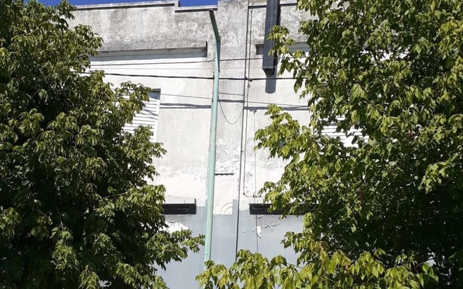 Robaron una luminaria en Tolosa y los vecinos están "cansados de los reclamos"
