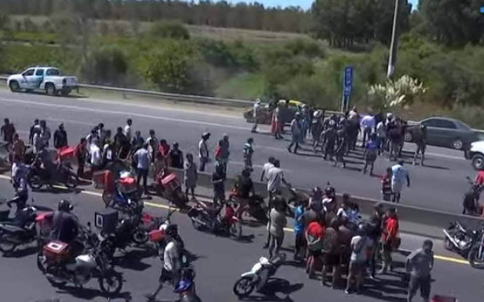Crimen del repartidor: levantaron el corte en la Autopista La Plata