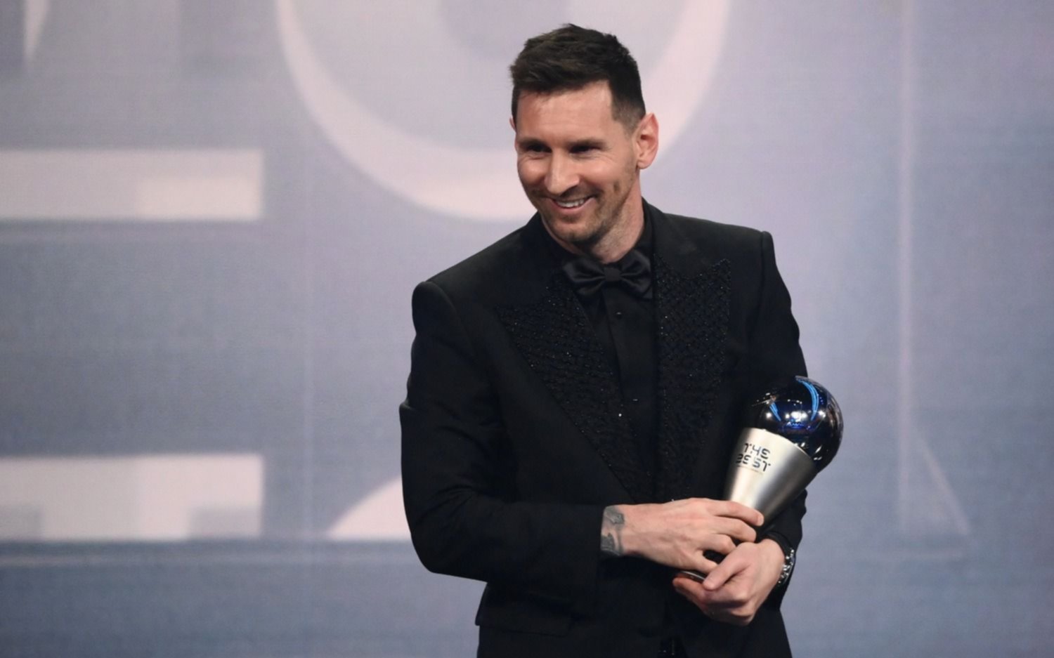 Argentina arrasó en los The Best: Messi el mejor del mundo y también ganó Dibu Martínez, Scaloni y la hinchada