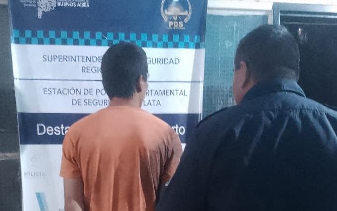 “Papichulo”, el menor que va por el récord de ingresos en comisarías