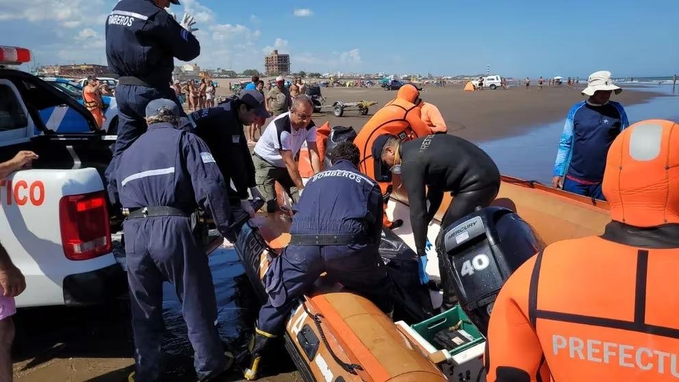 Hallaron un cuerpo en el mar y analizan si se trata de Federico Saihueque