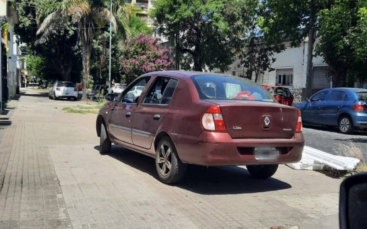 El "estacioná donde quieras", más vigente que nunca en La Plata