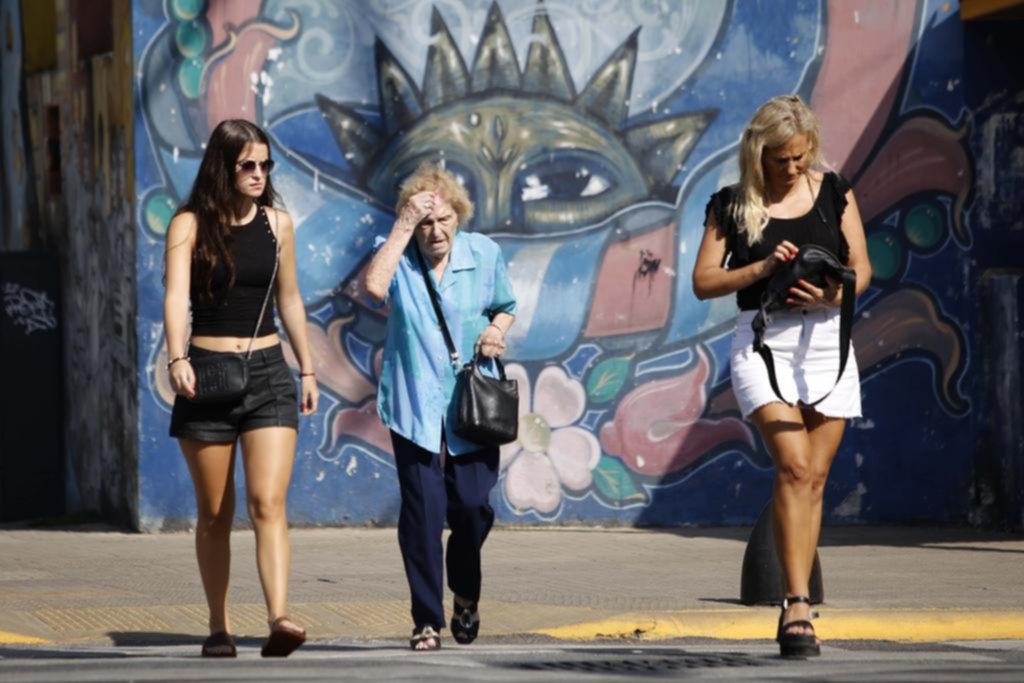 Pronóstico del tiempo.- Agobio en La Plata, con térmicas de 40º: hasta cuándo seguirá la ola de calor insoportable