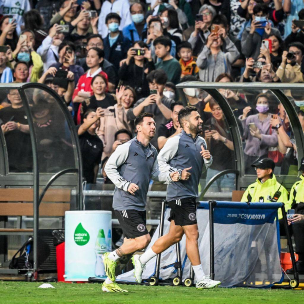 Locura en Hong Kong por ver en acción a Messi