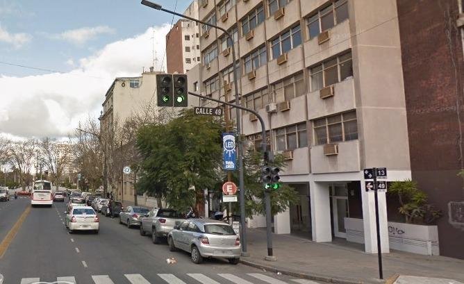 Golpean a dos jóvenes en medio de un brutal robo