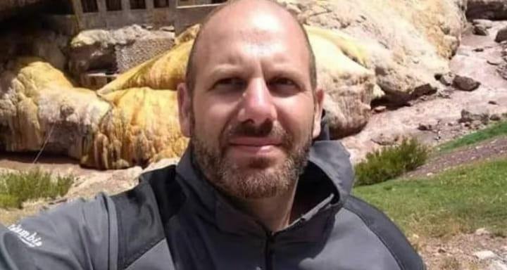 Desde un auto, matan a balazos a un monaguillo
