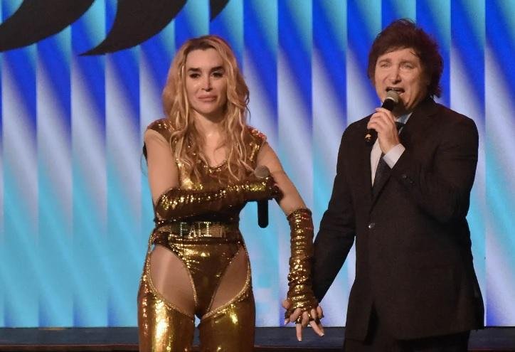 Milei dice que la inflación empezó a bajar y se va de gira internacional