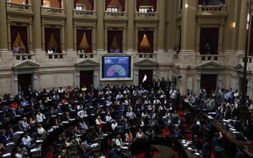 Ley Ómnibus: Diputados vota en particular, con dudas en artículos claves
