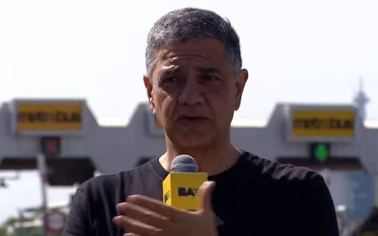 Macri analiza "priorizar" atender a los porteños en los hospitales de CABA y criticó a Provincia