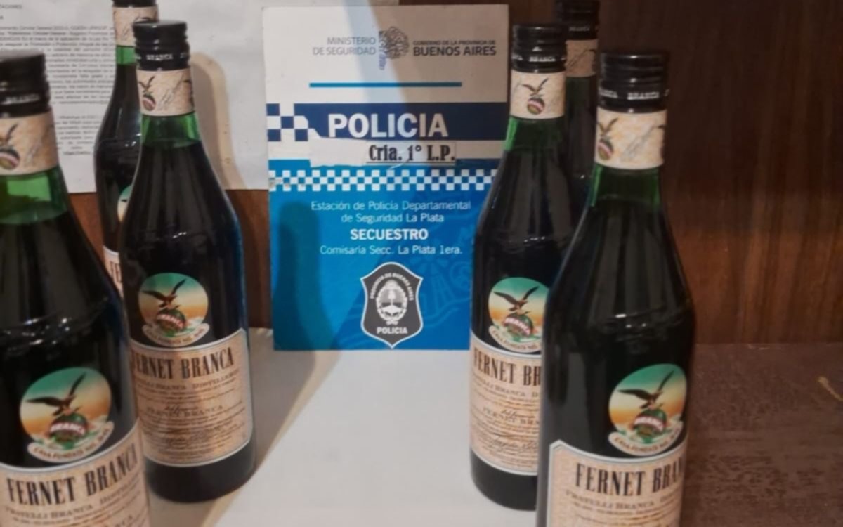 Ladrones "ferneteros" en La Plata: se metieron a robar a un bar del Centro y cayeron con 6 botellas