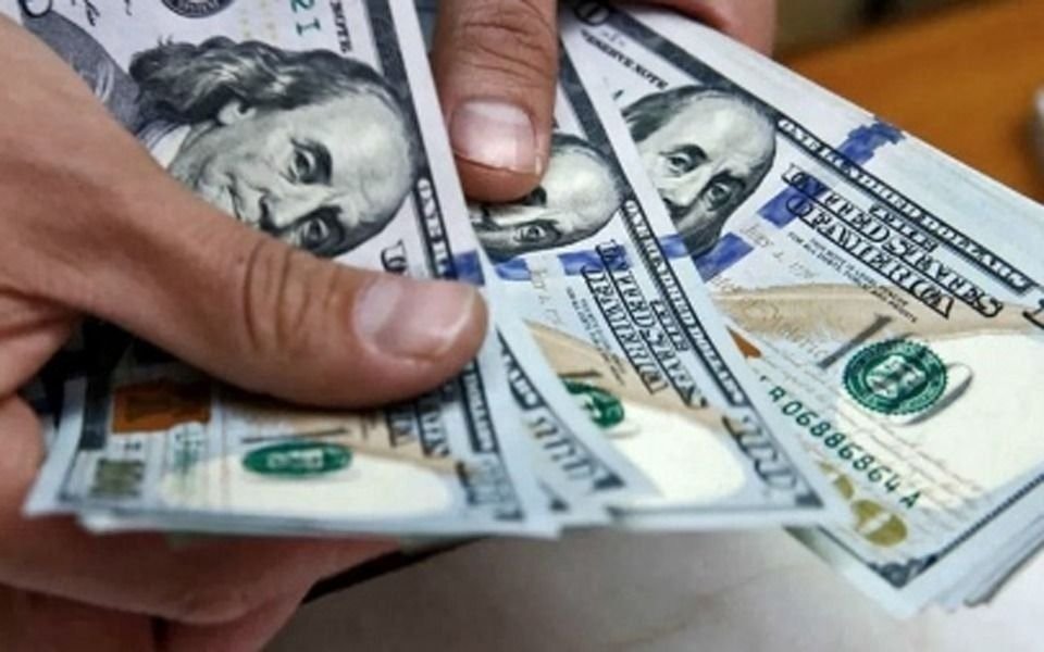 La caída de la Ley Omnibus hace subir el dólar blue
