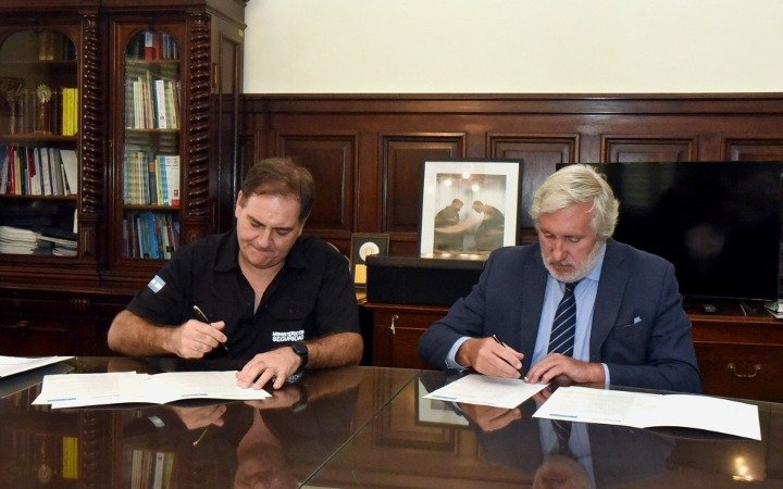 Firma de Convenio de Capacitación con el Ministerio de Seguridad bonaerense