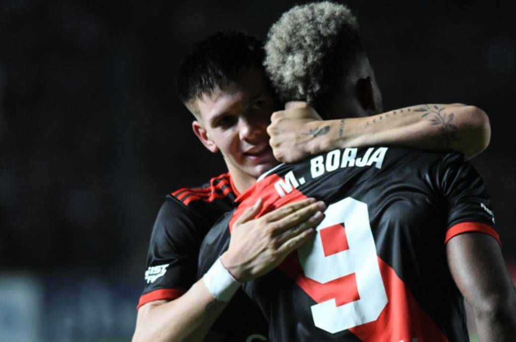 El penal que tapó Armani le dio luz verde al triunfo y la clasificación de River