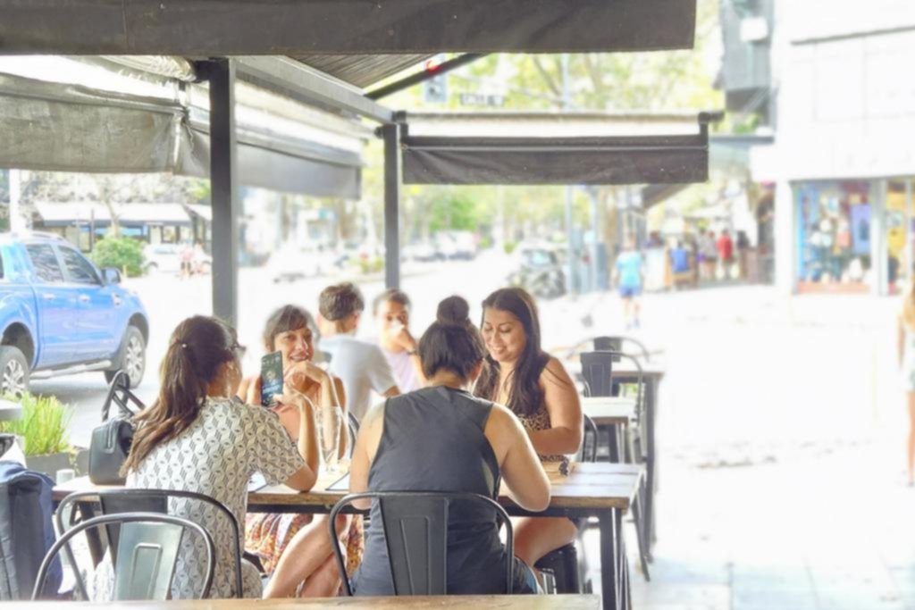 Nuevos hábitos para ir a comer afuera: el bife, un lindo recuerdo, y volvió la opción del plato para compartir