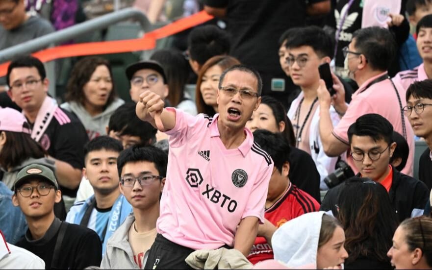 Tras el escándalo por la ausencia de Messi en Hong Kong, le reembolsarán el 50% del valor de las entradas a los hinchas
