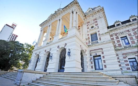 Estatales: los gremios aseguran que la Provincia prometió pagar un aumento en marzo y esperan la oferta