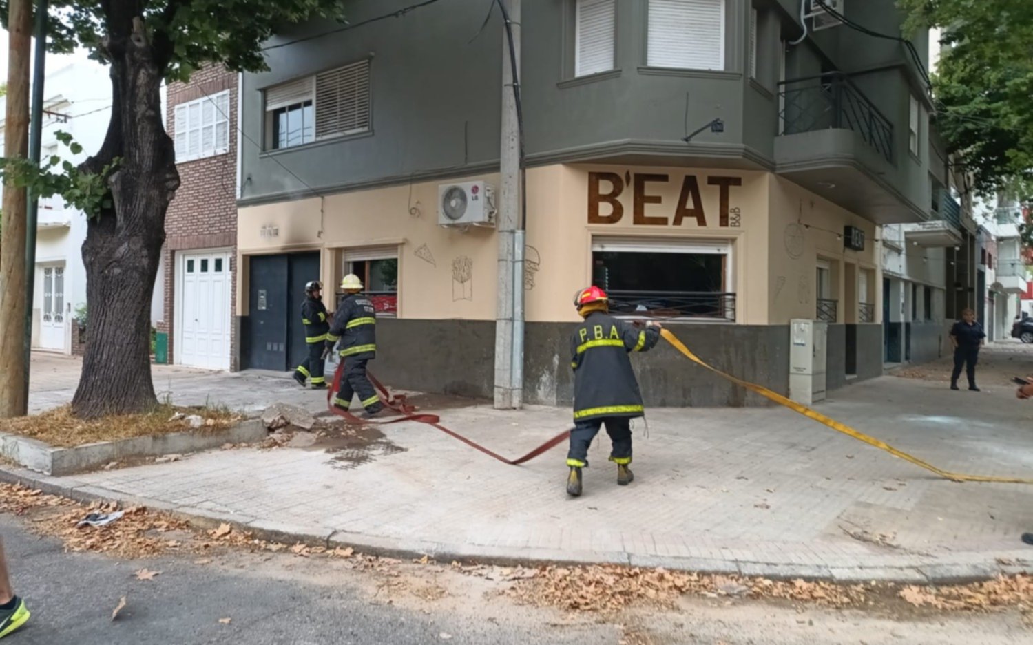 El incendio de una casa de comidas encendió las alarmas en el Centro