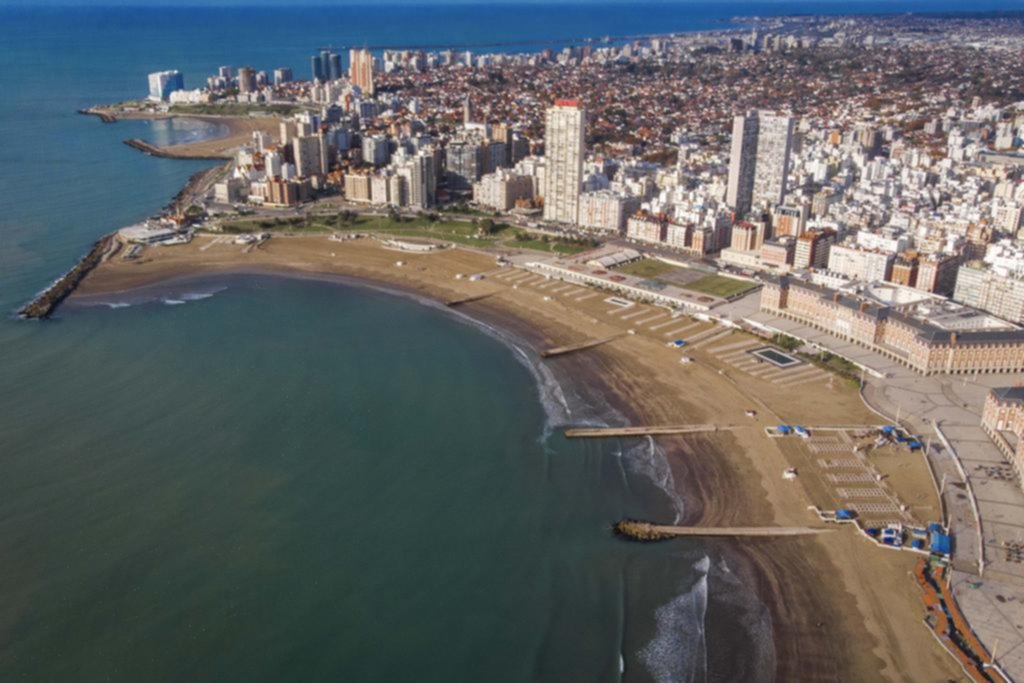 Mar del Plata: 150 años de playa, vacaciones y encuentros