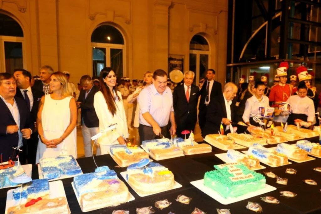 En medio del diluvio, Mar del Plata inició los festejos