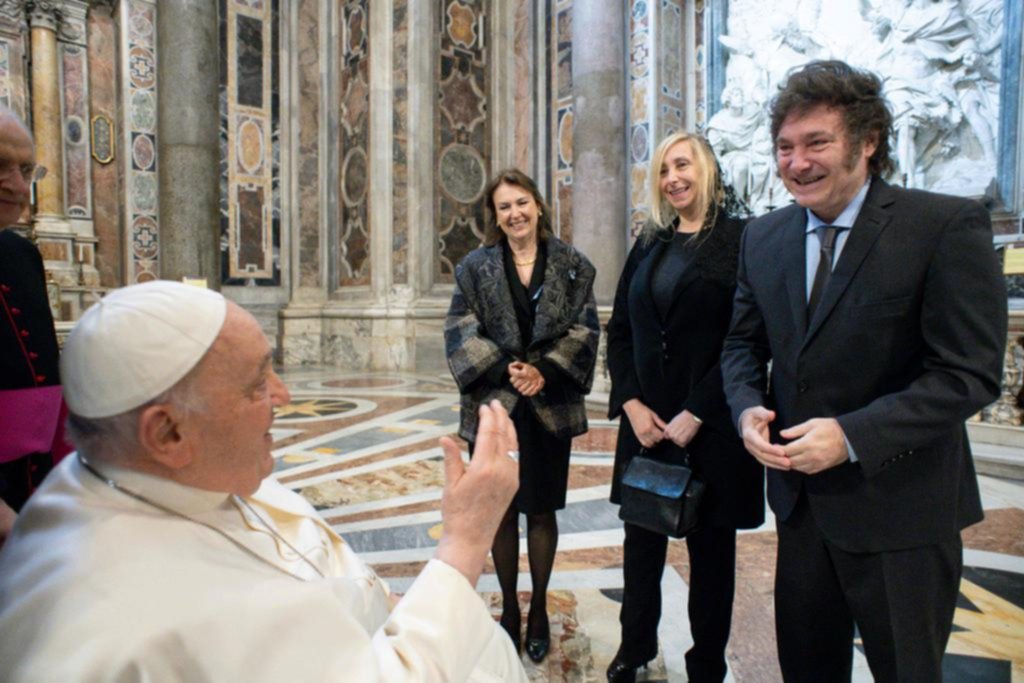 Complicidad y abrazos: el encuentro del Papa con Milei