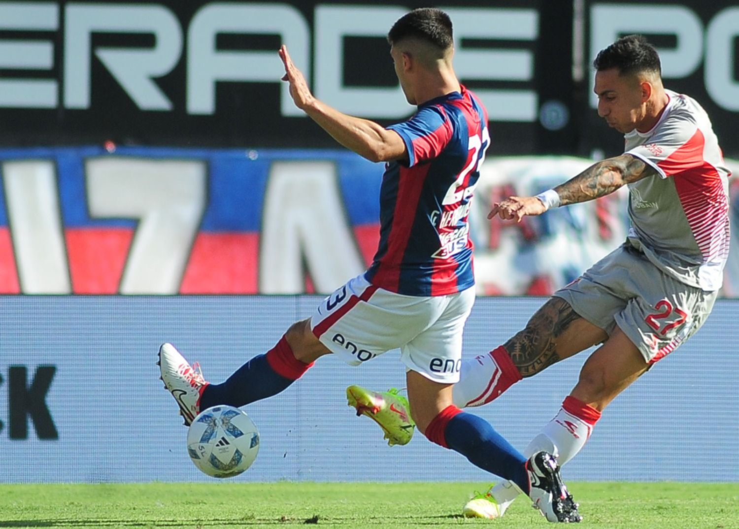 Estudiantes jugó de mayor a menor, terminó dominado por San Lorenzo y por eso valoró el 1 a 1 final