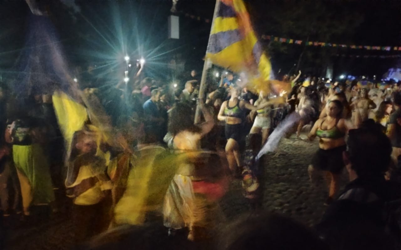 Carnaval en Meridiano V: un corte de luz complicó el festejo nocturno