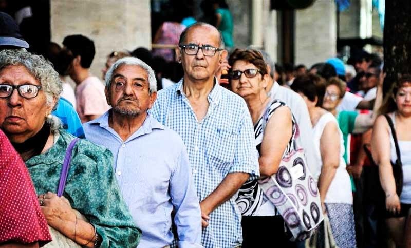 Jubilaciones nacionales subirían 30% en marzo y no se sabe si habrá bono