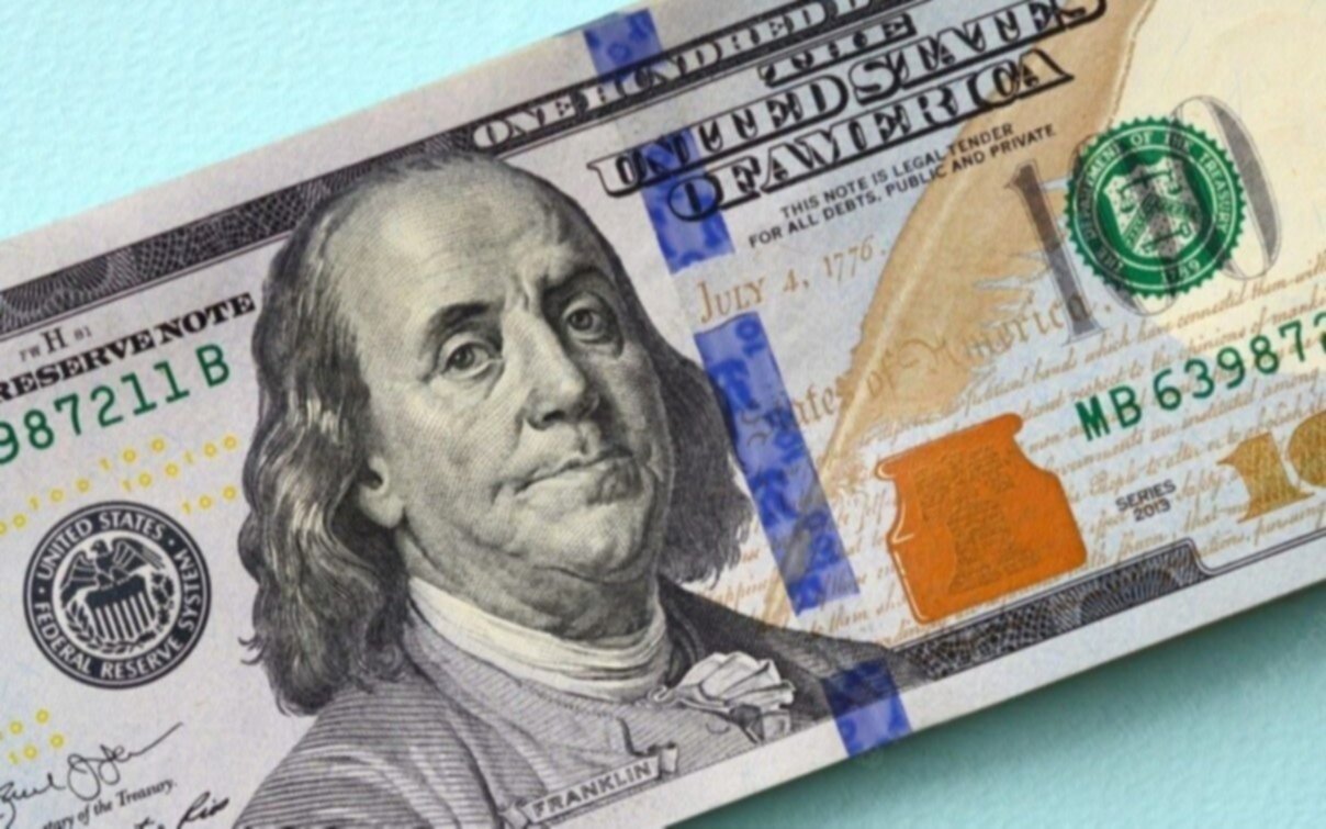 Por qué el dólar blue sigue cayendo y se ubica en su valor más bajo en un mes y medio