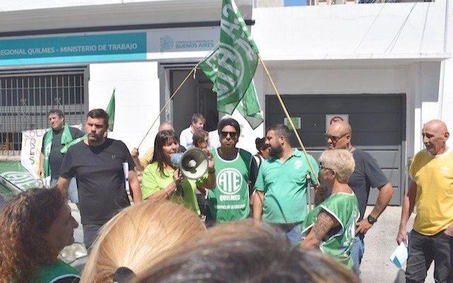 Trabajadores de ATE Quilmes marcharon al ministerio de Trabajo