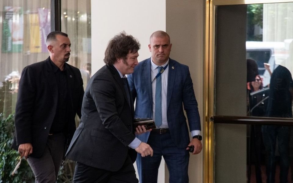 Javier Milei: "El momento más duro va a estar en marzo y abril, tocaremos fondo para luego rebotar"