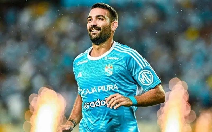 El Rojo y una demanda millonaria a Cauteruccio