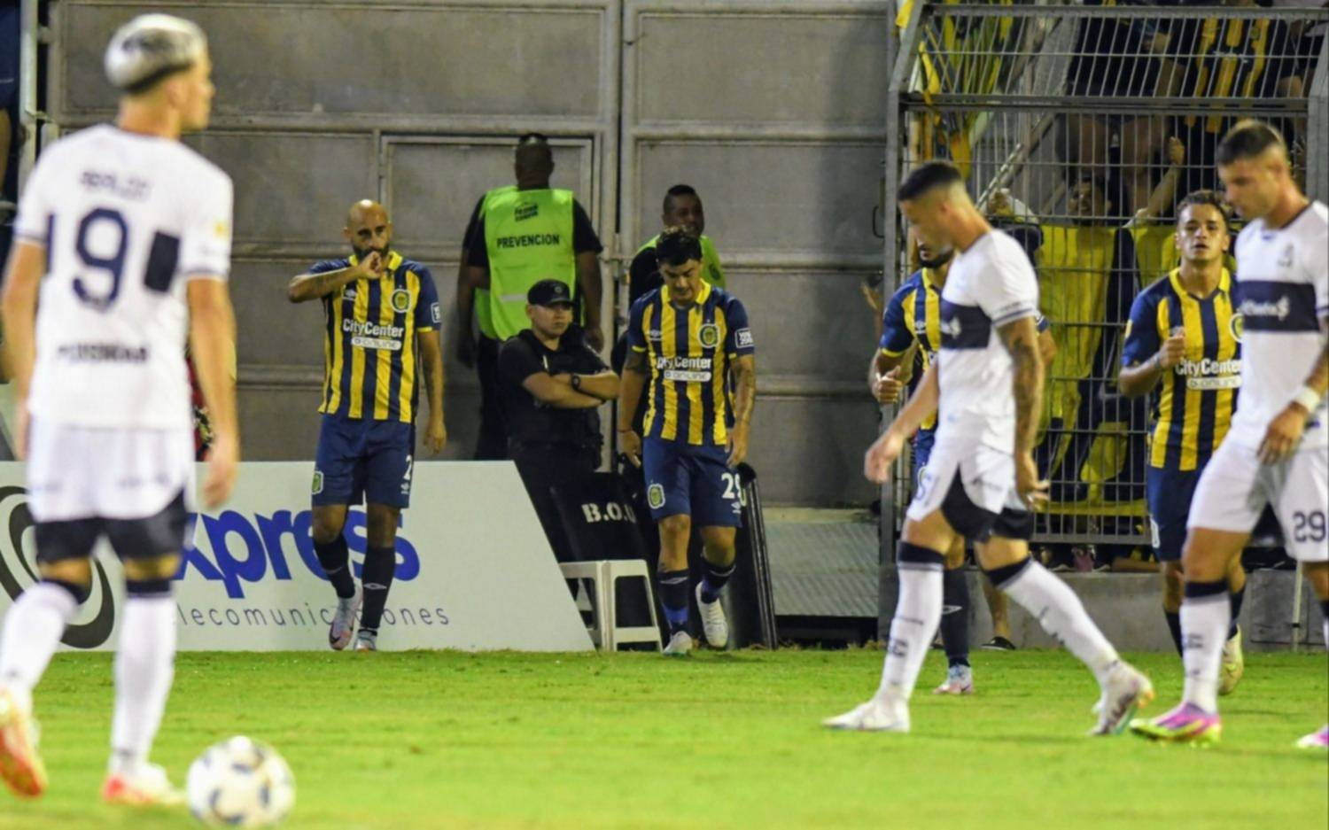 Gimnasia perdió 2 a 1 con Rosario Central y jugó peor de lo que supone el resultado