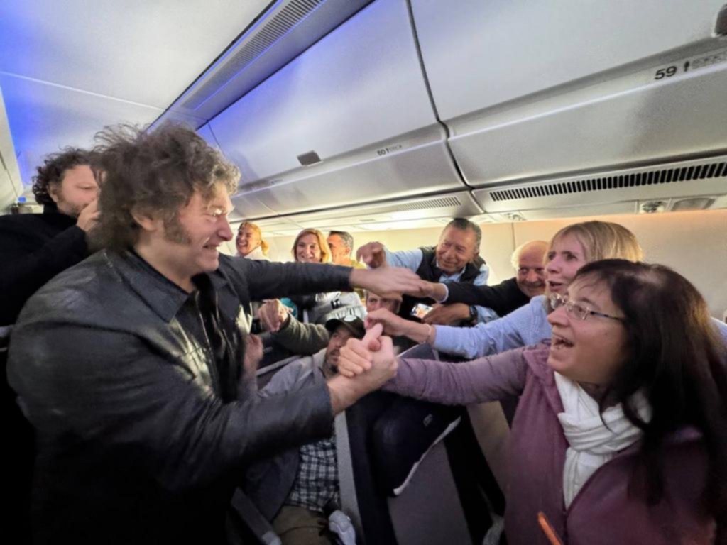 Que la imagen de Milei caiga menos que lo esperado muestra el desprestigio de sus antecesores