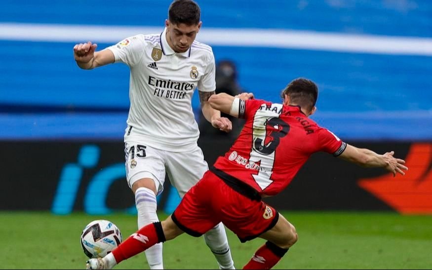 Real Madrid empató ante Rayo Vallecano y sigue en lo más alto
