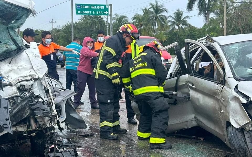 México: cinco argentinos murieron en un brutal choque en Playa del Carmen