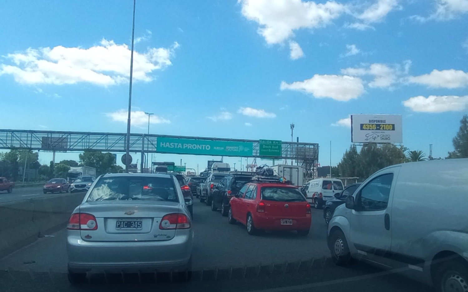 Se descongestiona el tránsito sentido a CABA en la Autopista Buenos Aires - La Plata tras el accidente